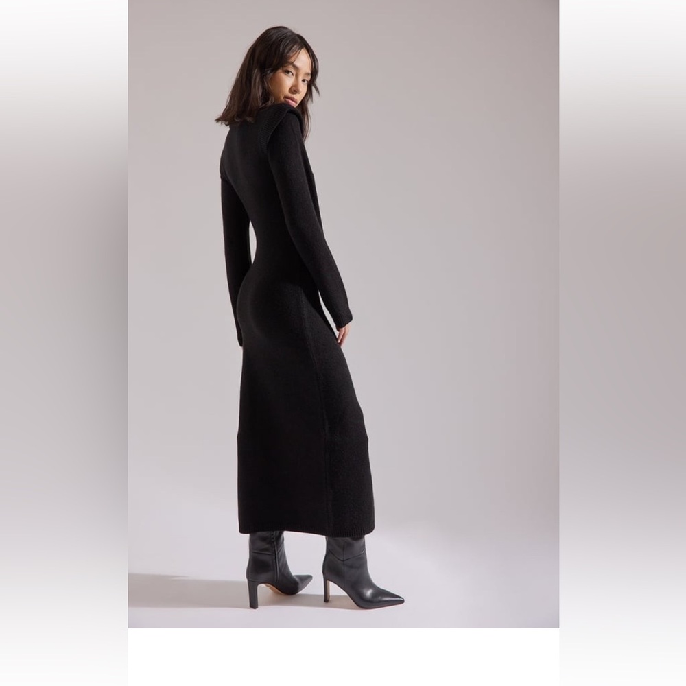 Mock neck sweater dress 🖤 - Picture 3 of 7
